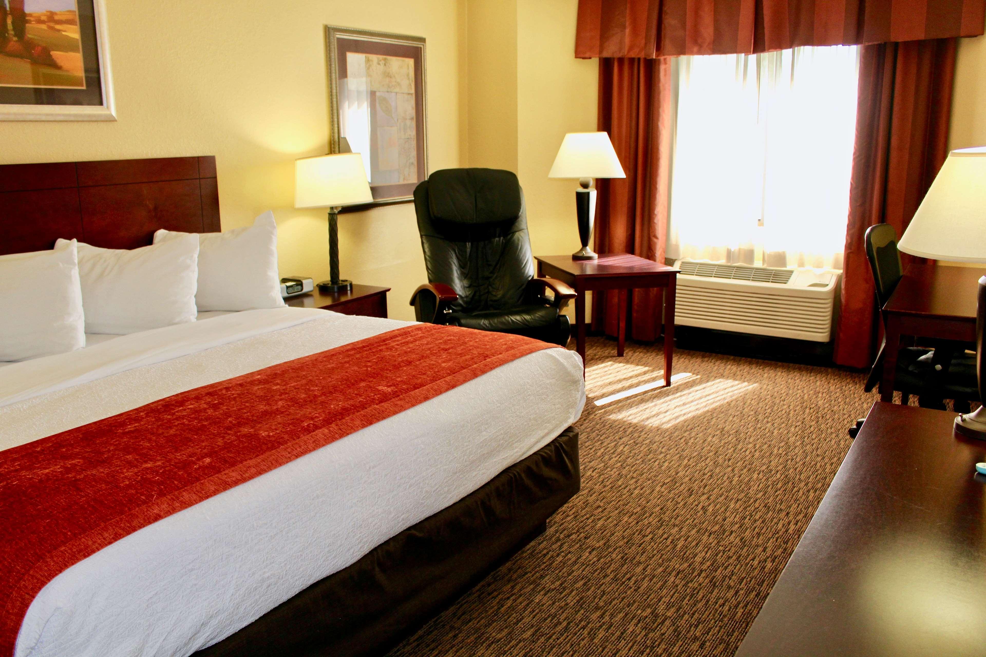 איגן Best Western Plus Dakota Ridge מראה חיצוני תמונה