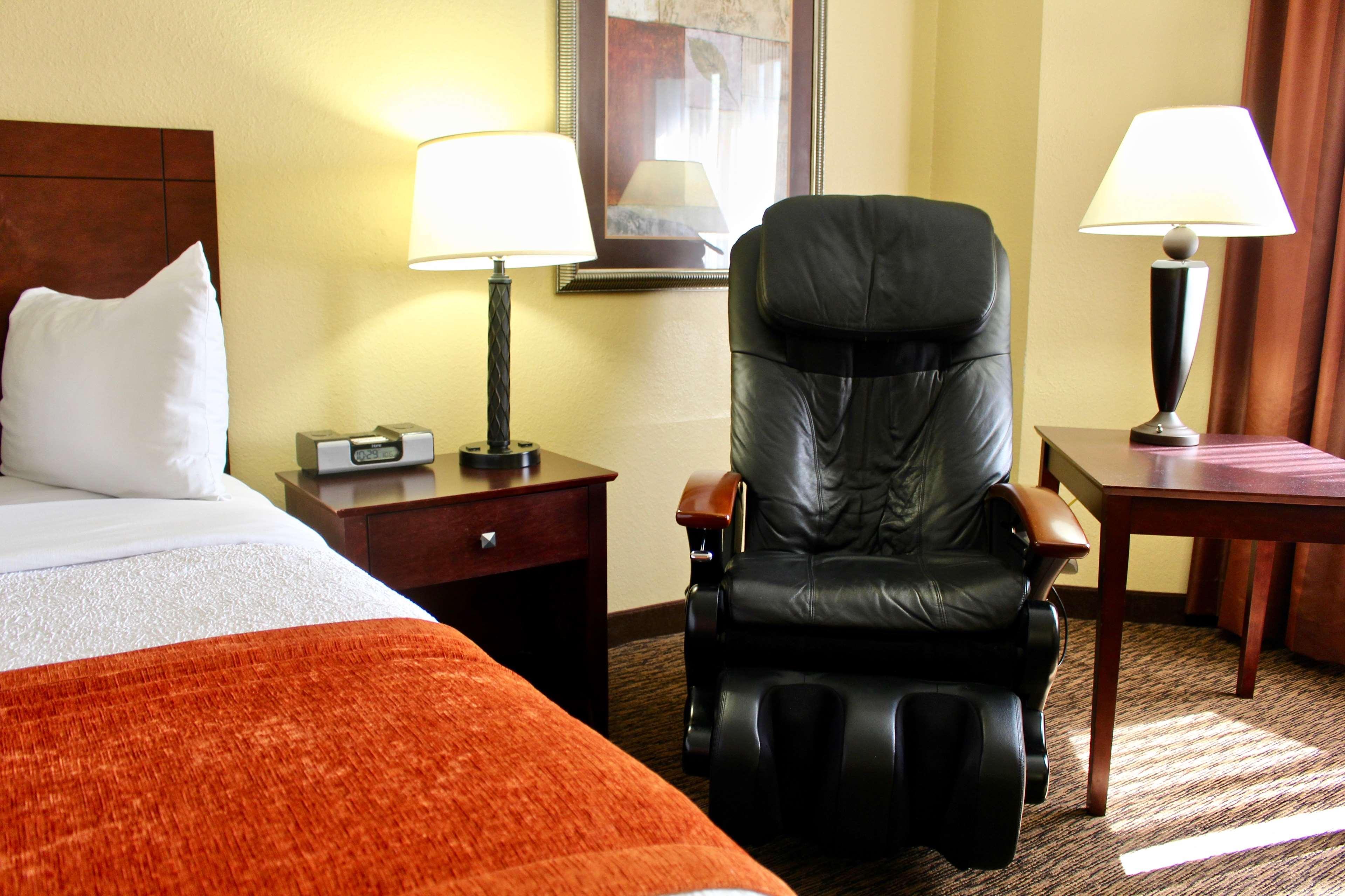 איגן Best Western Plus Dakota Ridge מראה חיצוני תמונה