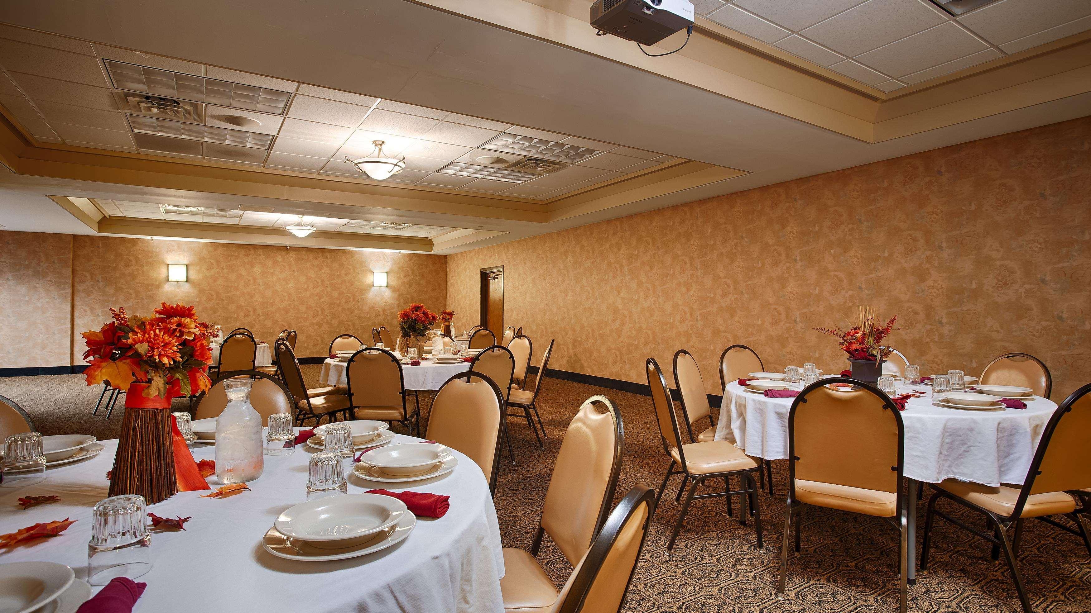 איגן Best Western Plus Dakota Ridge מראה חיצוני תמונה